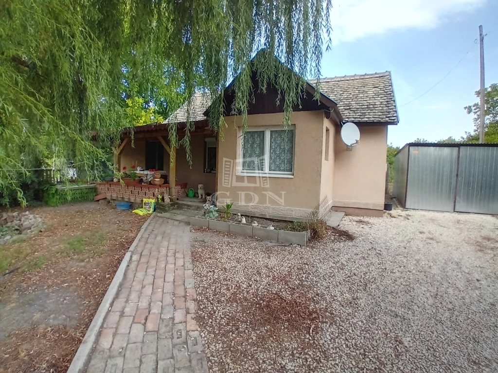 Eladó tanya, Baja, Rókusváros, Sikló köz