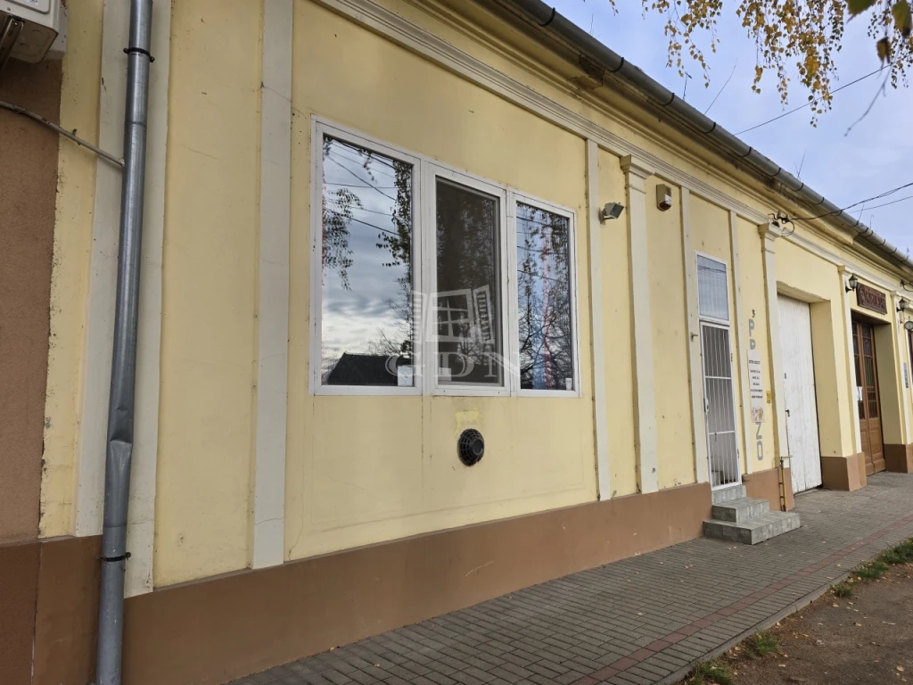 For sale store, Madaras, Szent István utca