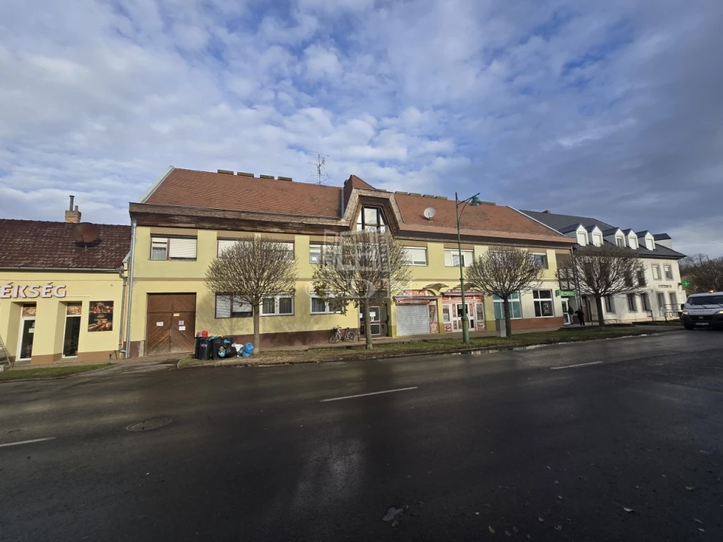 For sale brick flat, Bácsalmás, Belváros, Szent János utca