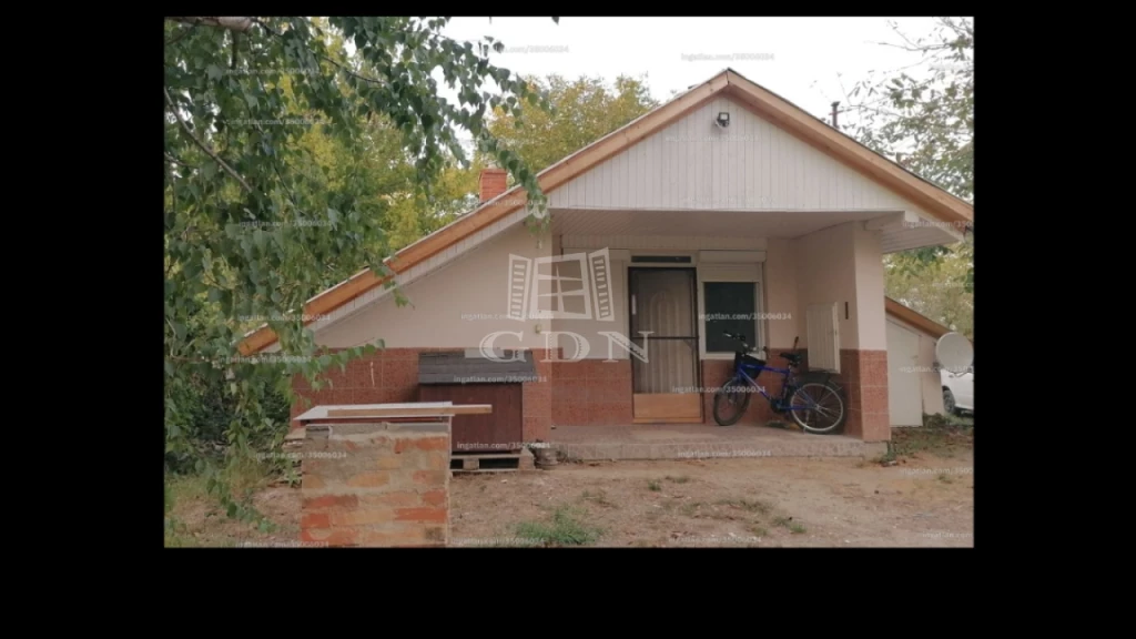 Eladó tanya, Baja, Békavár