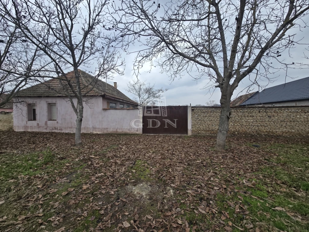 Eladó családi ház, Madaras, Pozsonyi utca