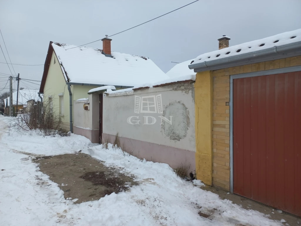 For sale part of a house property, Baja, Belvároshoz közeli