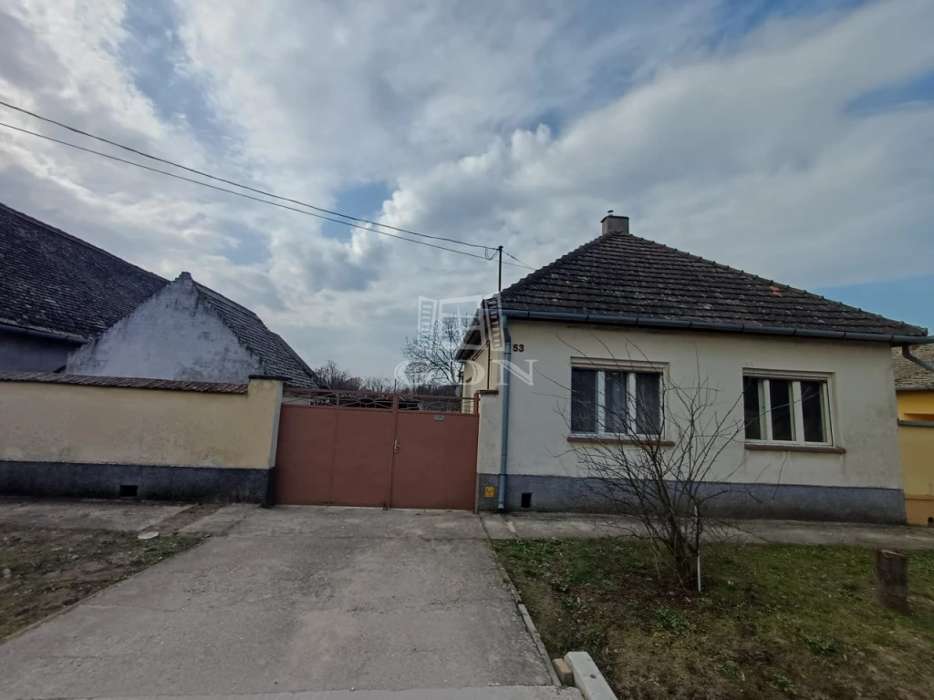 Eladó családi ház, Bátmonostor, Csendes, nyugodt utca