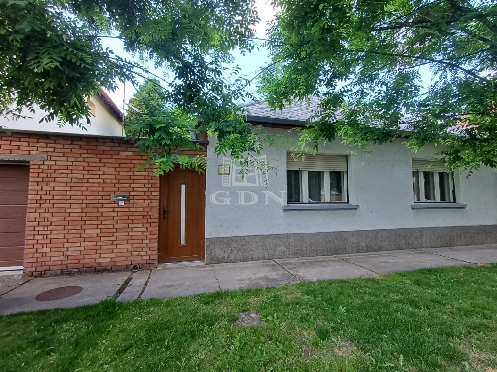 Eladó családi ház, Baja, Rókusváros, Petőfi Sándor utca