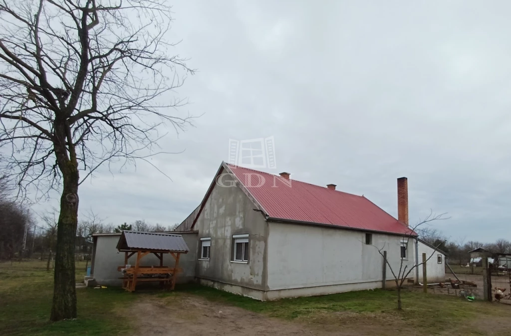 Eladó tanya, Baja, 3.körzet