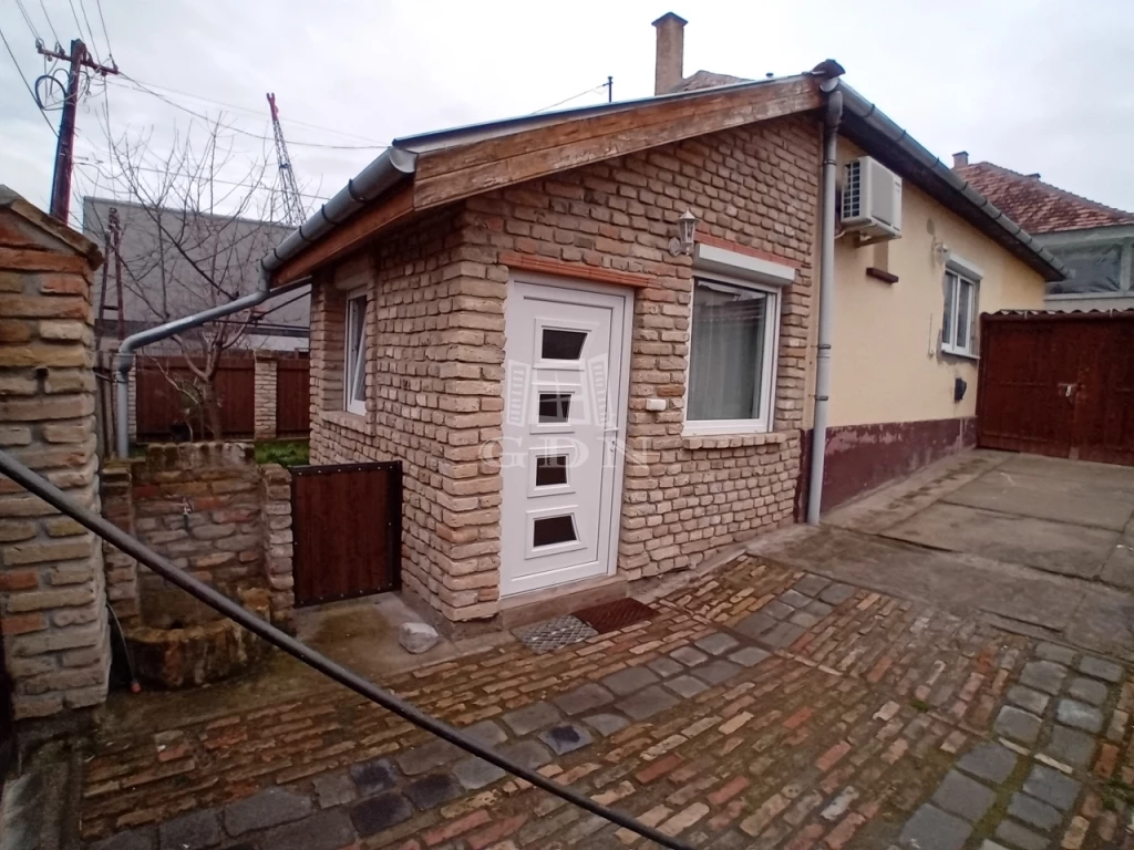 Eladó családi ház, Baja, Szeremlei utca