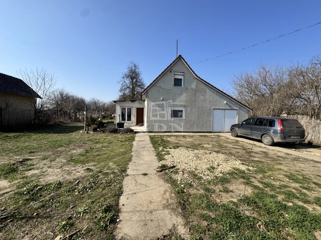 Eladó családi ház, Baja, Homokváros, Petői Szőlők utca