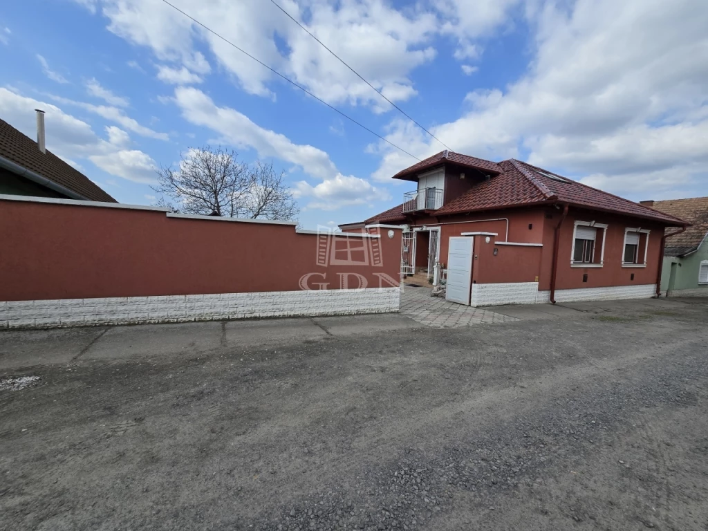 Eladó családi ház, Baja, Kákony utca