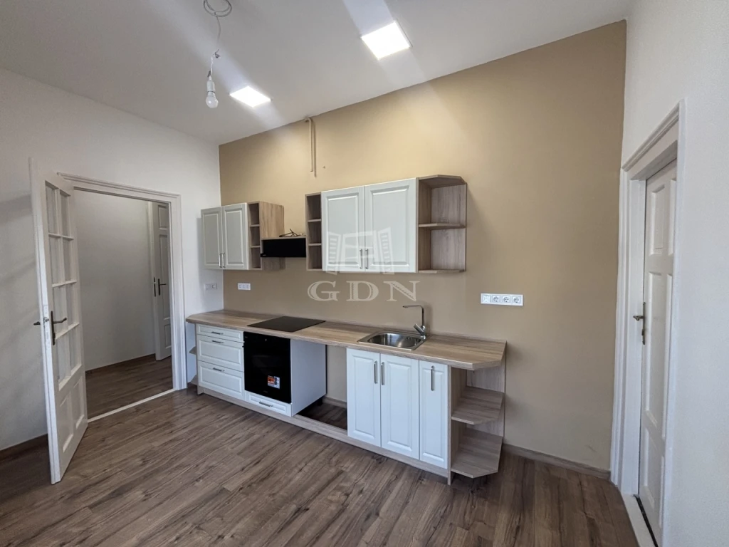 c3-1-name c2-19-name, Baja, Istvánmegye, Keskeny utca