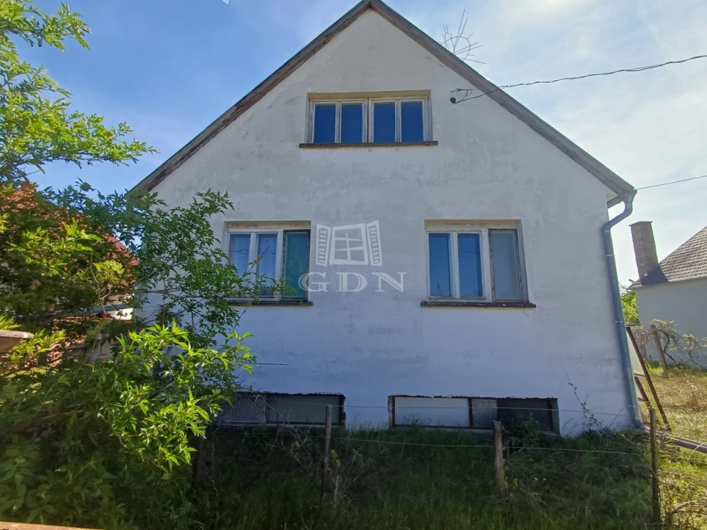 Eladó családi ház, Bátmonostor, Baracskai utca