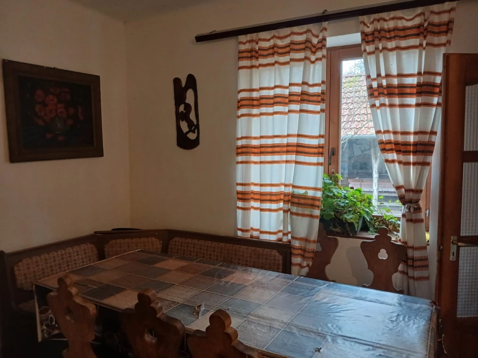 Eladó tanya, Fadd