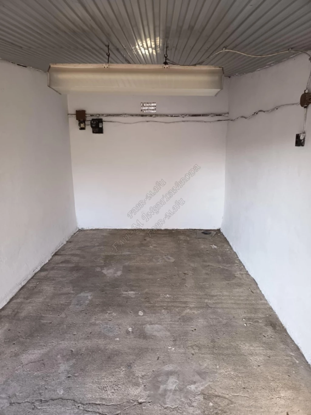 For sale detached garage, Hódmezővásárhely, Szabadság tér