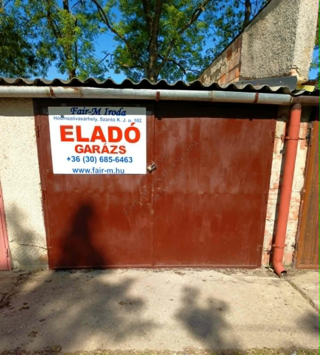 Eladó Garázs