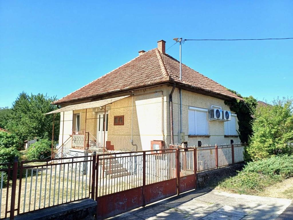 Eladó Családi ház, Cered, Kossuth Lajos utca, 63nm, 26900000 Ft