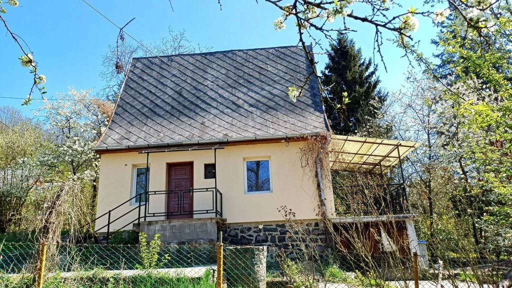 Eladó Üdülő, nyaraló, Somoskőújfalu, Bagókői út, 40nm, 21990000 Ft