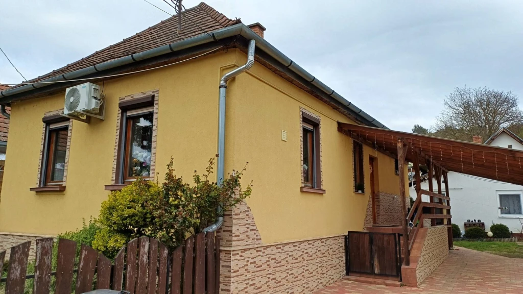 c3-1-name c2-1-name, Salgótarján, Zagyvaróna