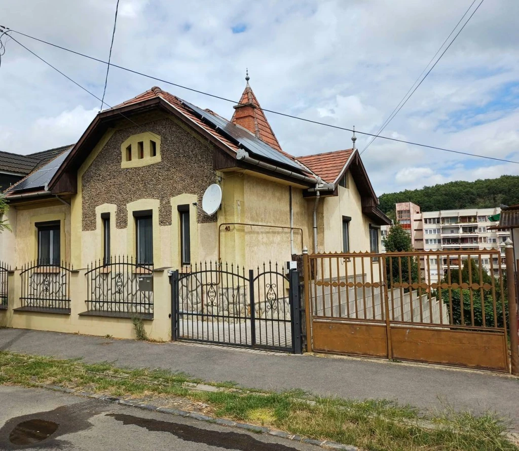 c3-1-name c2-1-name, Salgótarján, Városközpont