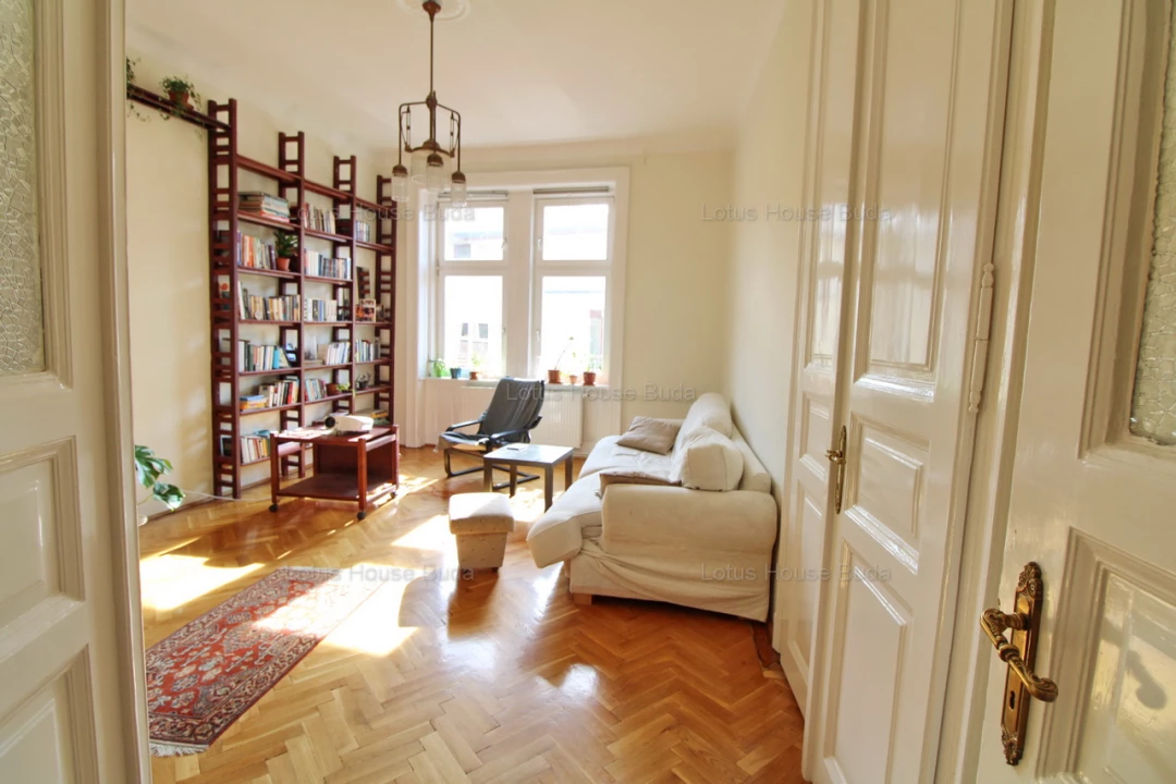 For sale brick flat, Budapest I. kerület