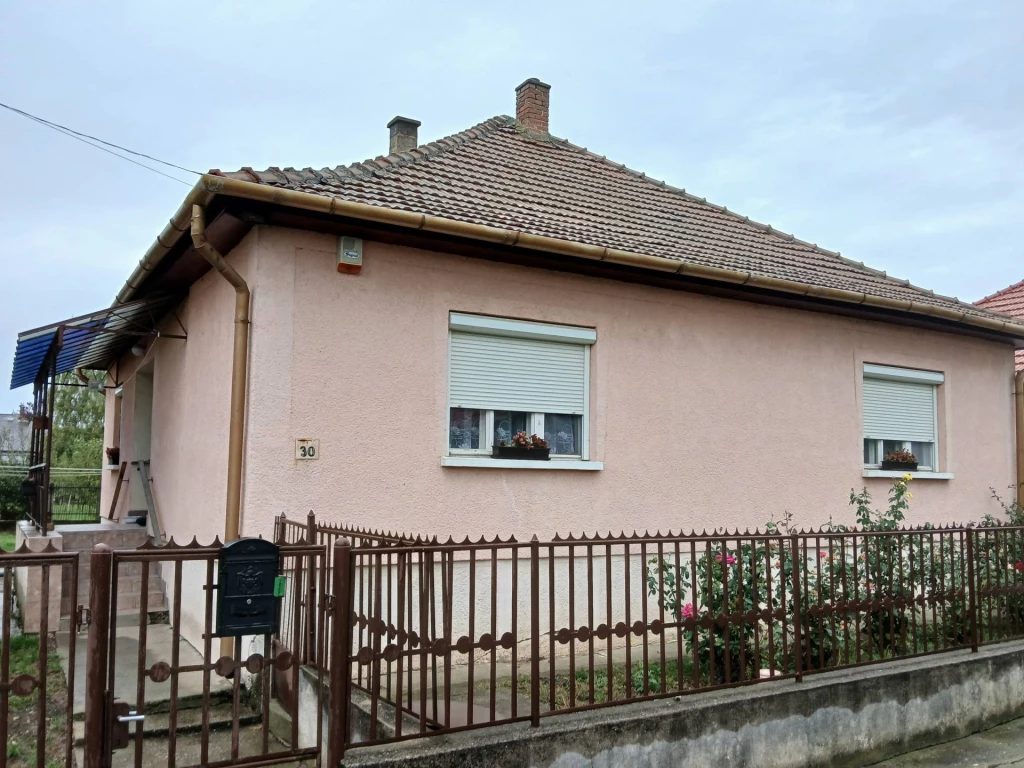 For sale house, Gesztely