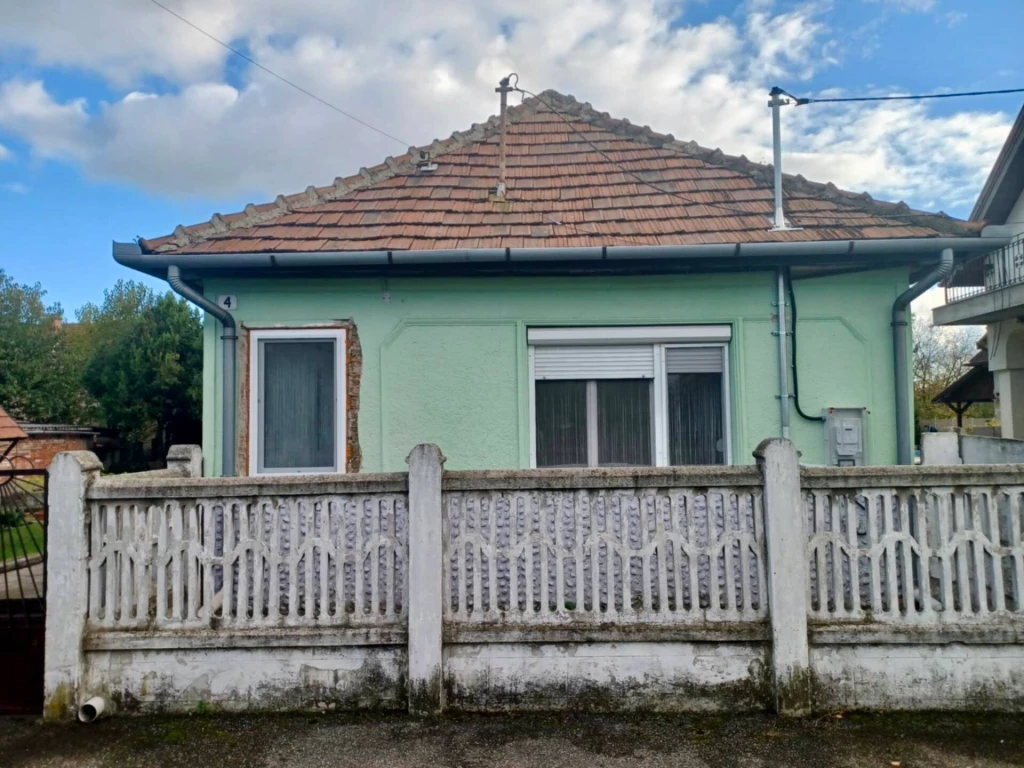 For sale house, Szirmabesenyő