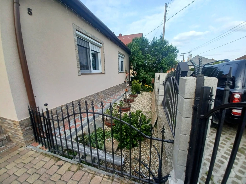 Eladó családi ház, Felsőzsolca