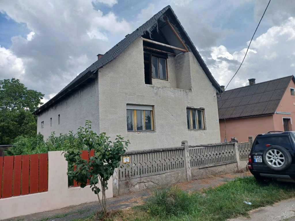 For sale house, Szirmabesenyő