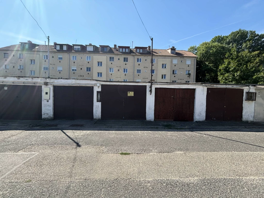 For sale detached garage, Miskolc