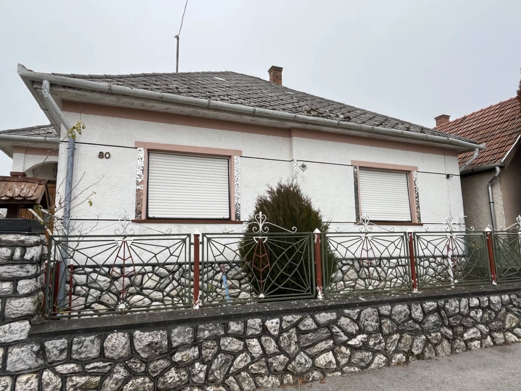 For sale house, Kács