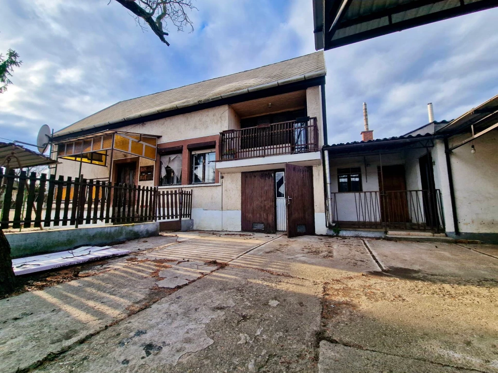 c3-1-name c2-1-name, Miskolc