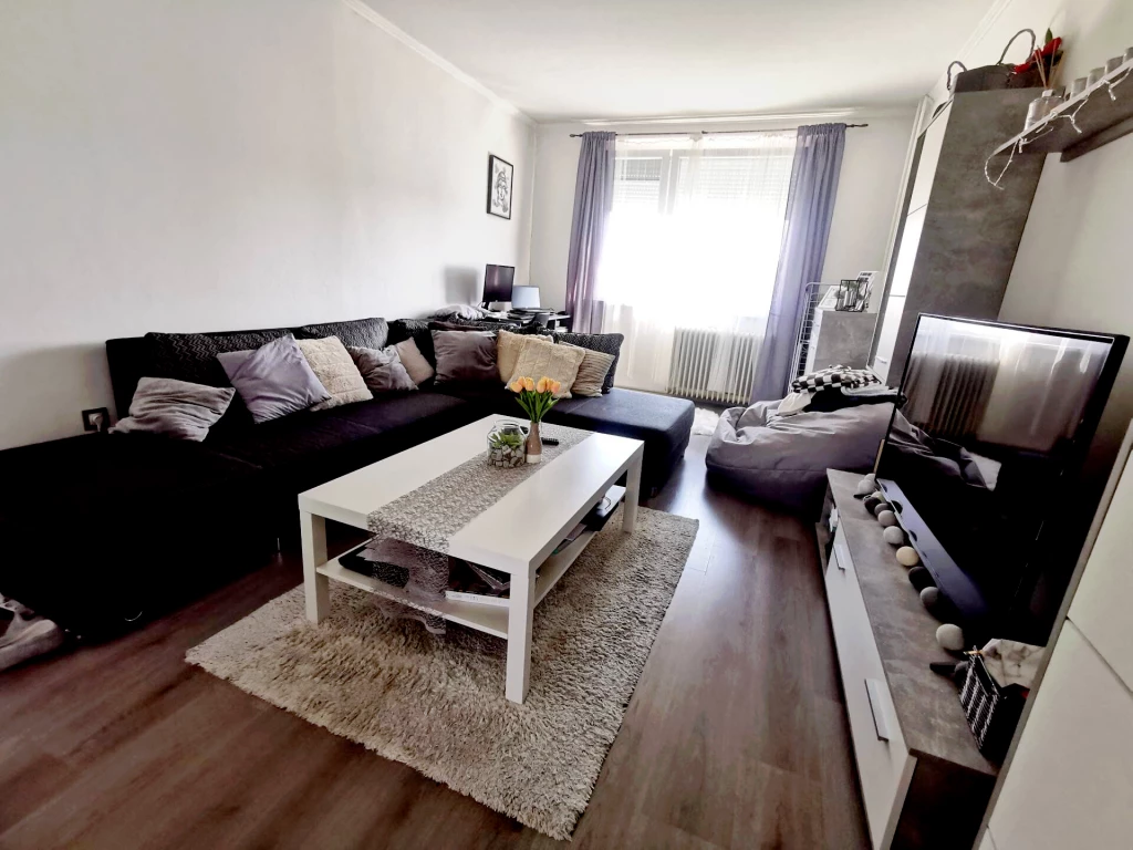 Eladó a Bársony János utcában egy 53 m2-es beköltözhető állapotú lakás