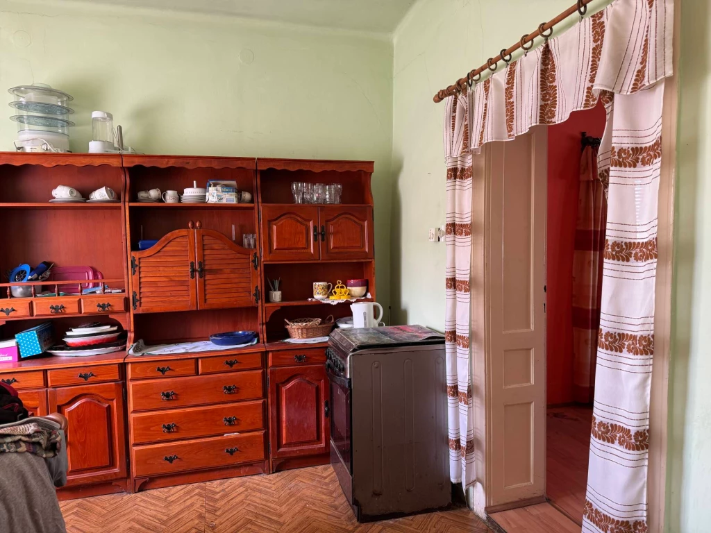 Megvásárlásra kínálok Sajólád csendes utcájában egy tágas családi házat!