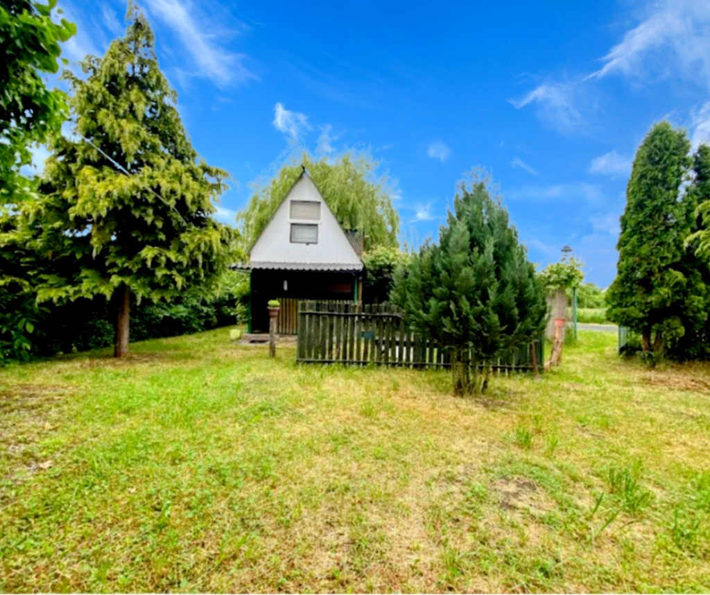 ELADÓ varázslatos horgásztanya Alsózsolca külterületén, a csavargyári tó szomszédságában!