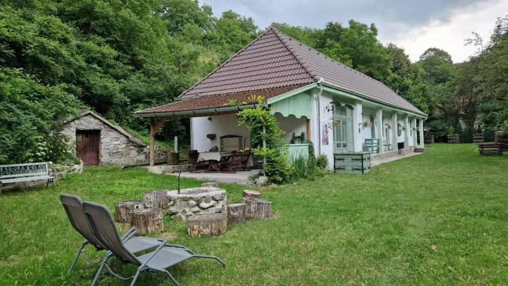 Vágáshután eladó működő vendégház