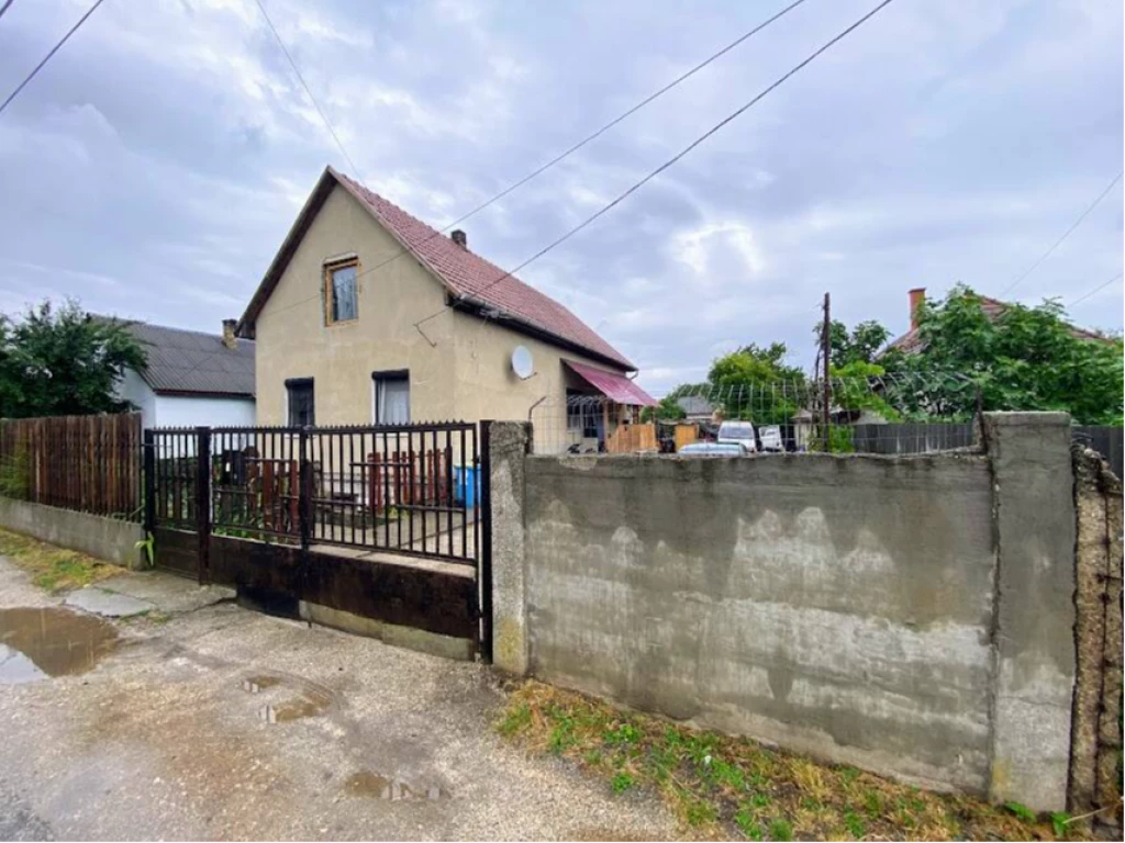 Eladó családi ház Bőcsön!