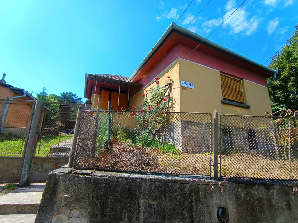 „Csend, természet, borospince – Erdőbényén megtalálja új otthonát!”