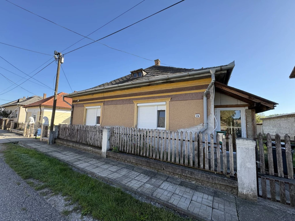 Eladó családi ház, Sajóvelezd