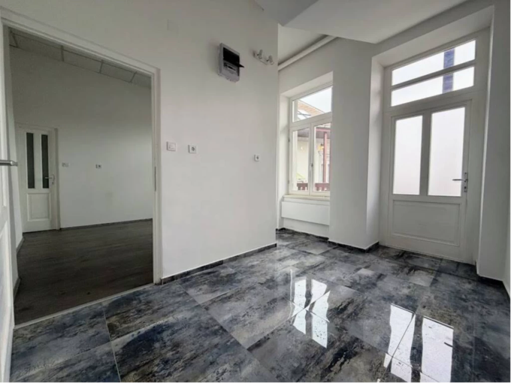 Üzlethelyiség kiadó Miskolc frekventált részén, a Hunyadi utcában!