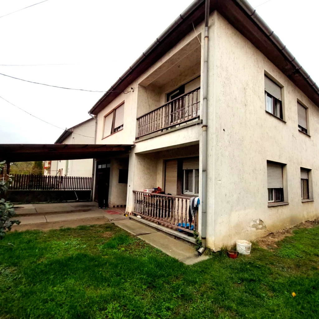 Szendrőben eladó falusi csokra alkalmas családi ház!