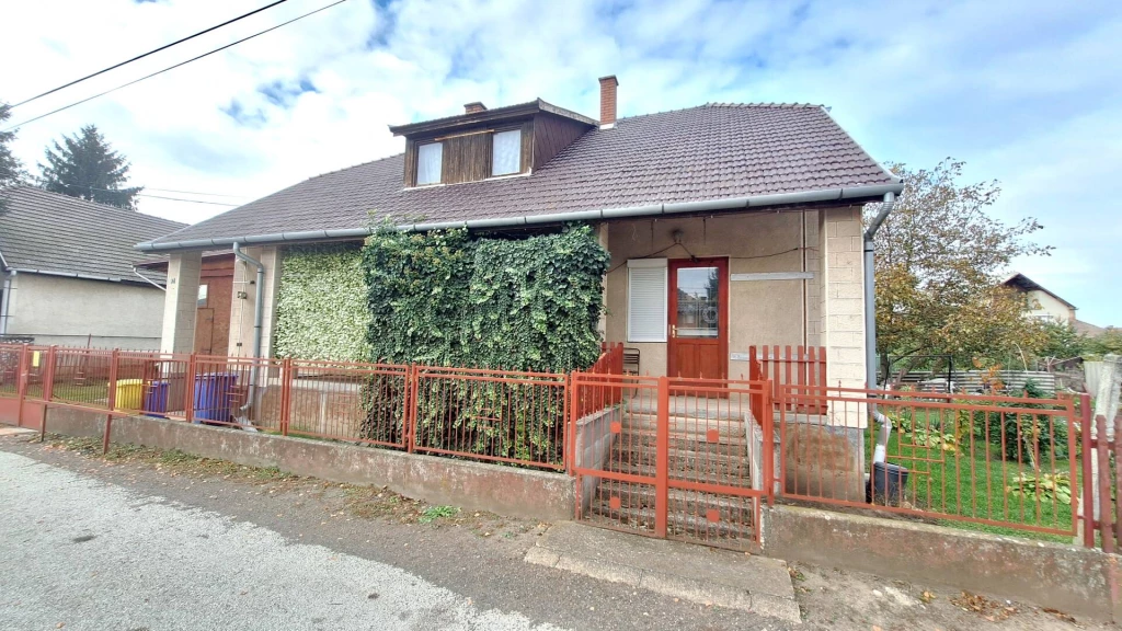 Megvásárlásra kínálok Taktaharkányban, 1990-ben épült,140 nm nettó alapterületű, szintes családi házat.