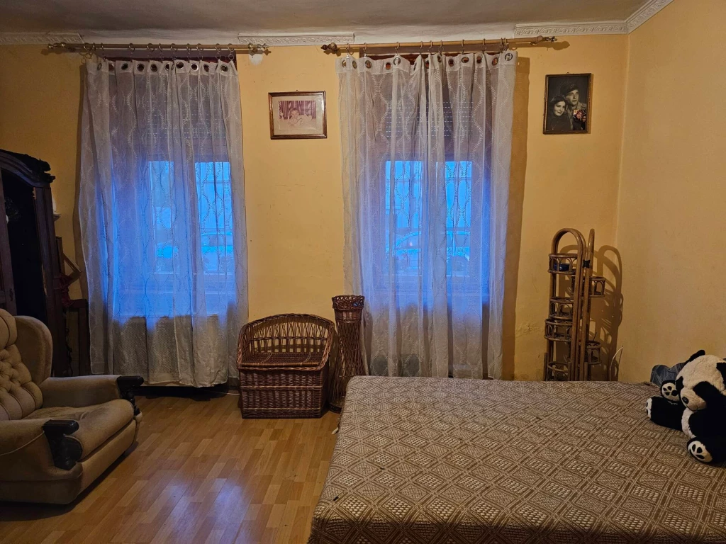 Megvásárlásra kínálok Egerben a belváros közelében egy 68 m²- es, 2 szobás lakást.