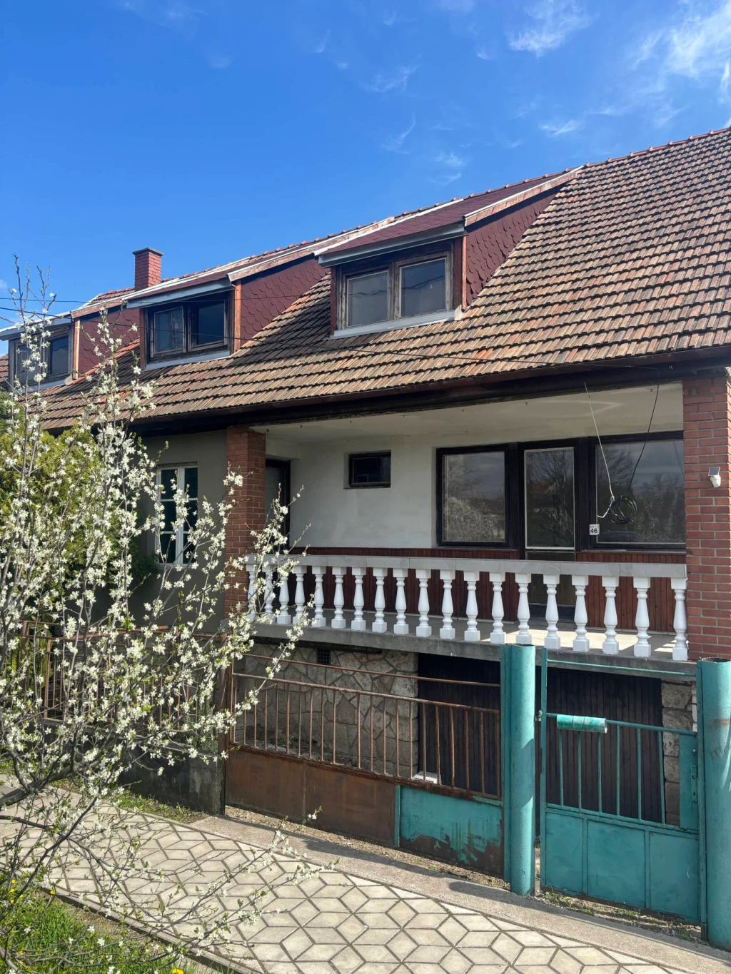 c3-1-name c2-1-name, Emőd