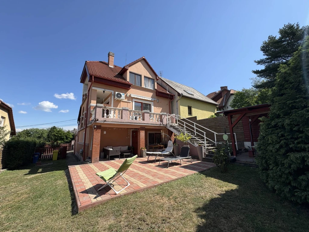 Eladó panorámás családi ház Miskolc-Tapolcán!