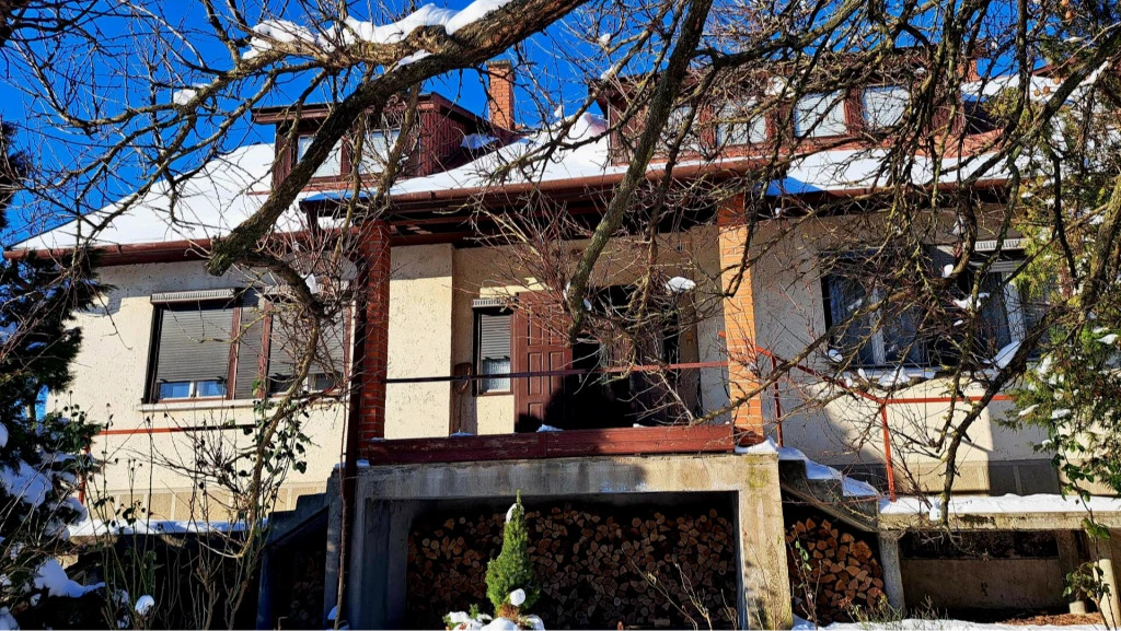 EXKLUZÍV LEHETŐSÉG GÖNCÖN – IDŐTÁLLÓ ELEGANCIA ÉS BEFEKTETÉSI POTENCIÁL