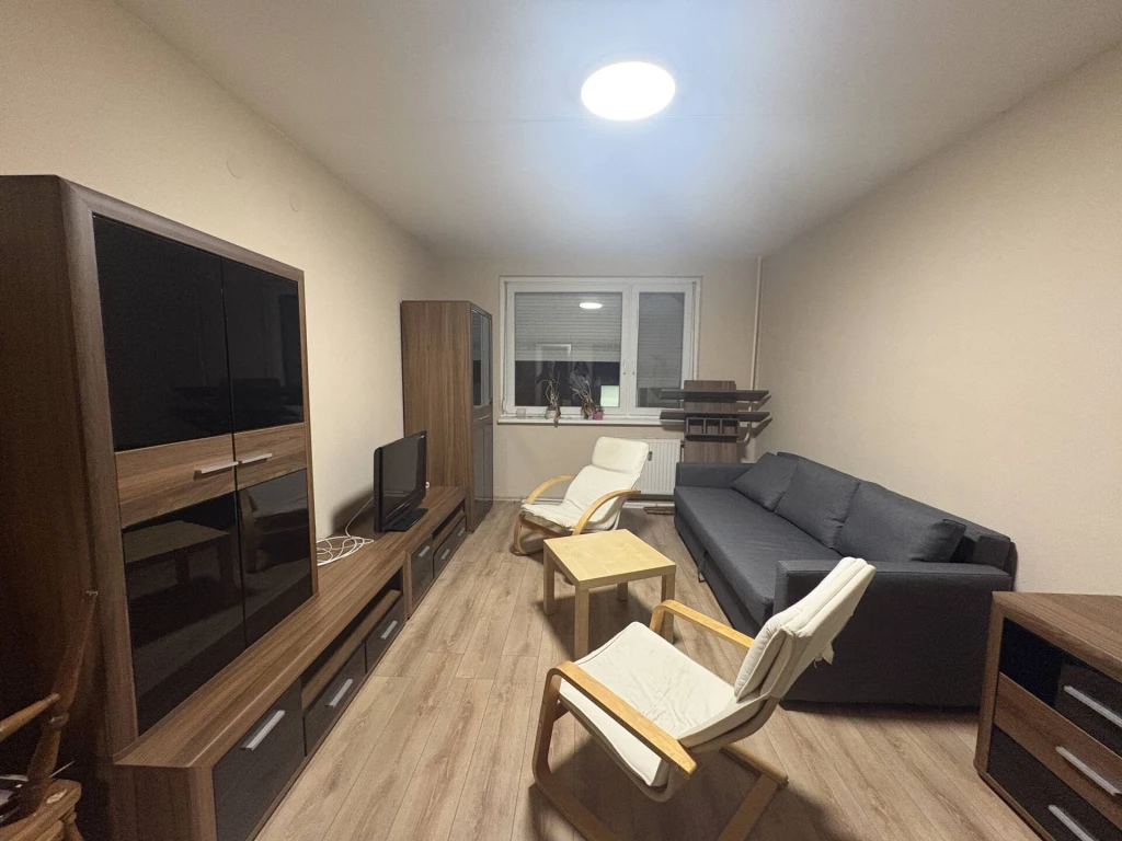 Eladó teljeskörűen felújított, 3 szobás lakás Miskolcon, az Avason – Testvérvárosok útja (1-es ütem)  Miskolc közkedvelt részén, az Avas 1-es ütemében, a Testvérvárosok útján eladó egy 1. eme