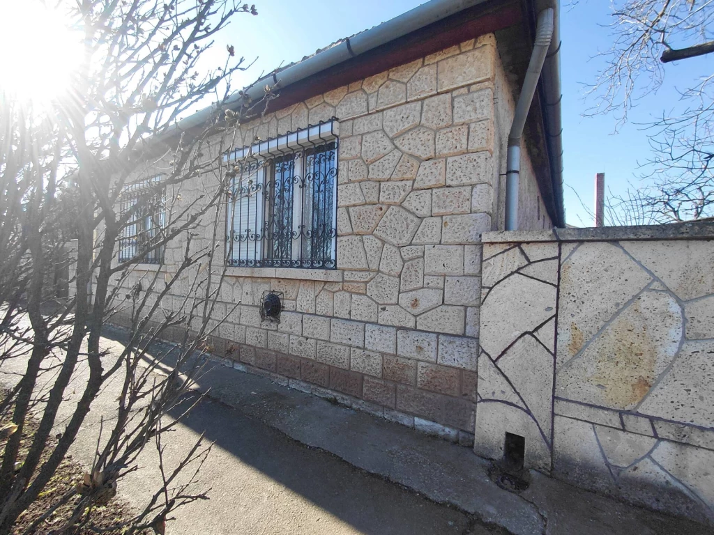 Történelmi Tokaji borvidéken ,eladó családi ház .