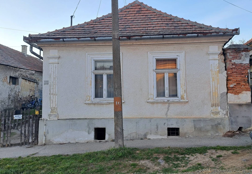 Kétszobás kényelem várja új tulajdonosát Göncön!