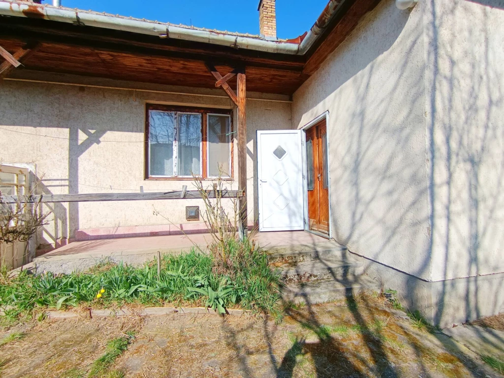 „Tágas terek, gondozott múlt – új tulajdonosára váró otthon Kispatakon”