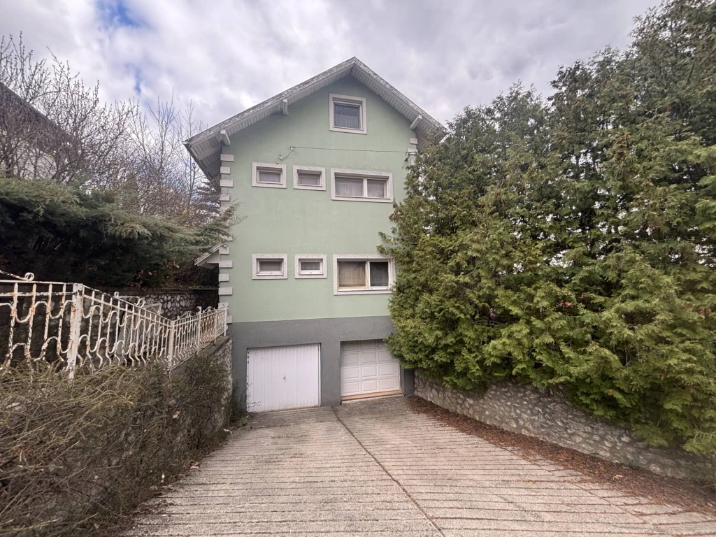 c3-2-name c2-1-name, Miskolc