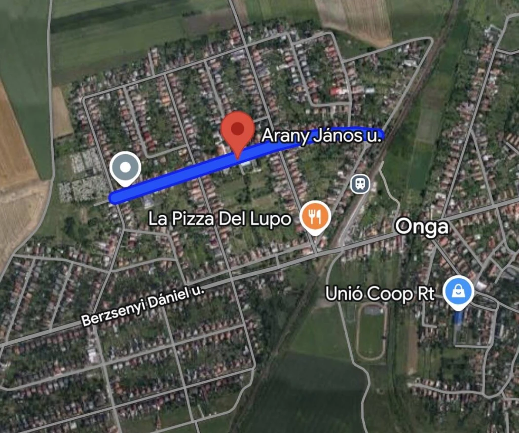 Onga kedvelt, folyamatosan fejlődő településén, Miskolc közvetlen közelében kínálunk megvételre egy 100 m²-es, klasszikus kádár kocka típusú családi házat.