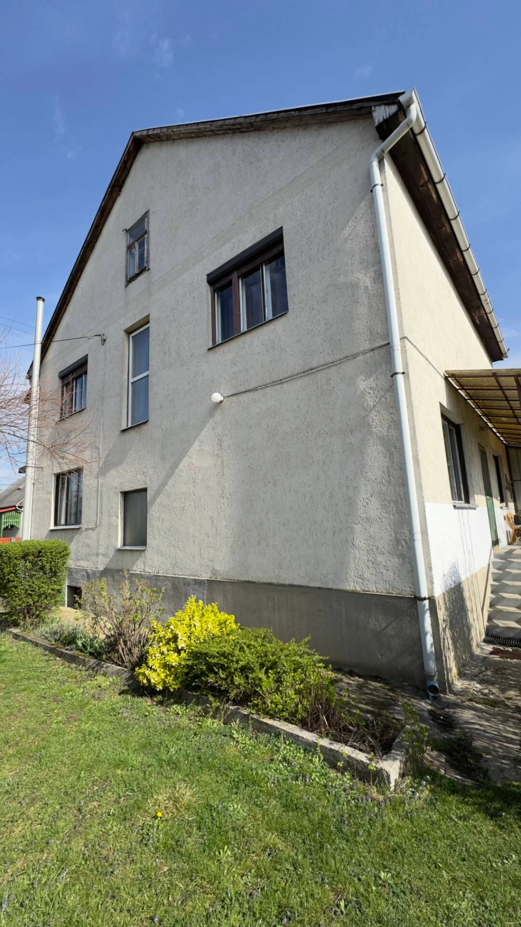 ELADÓ! FORRÓN 2 SZÍNTES 160 m2 -es családi ház! VIDÉKI NYUGALOM, MISKOLCTÓL 20 PERCRE AZ M30 AUTÓPÁLYÁN!